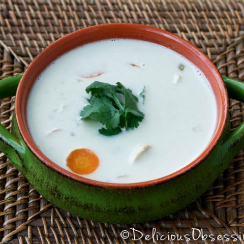 Slow Cooker Creamy Green Chili Chicken Soup (gluten and dairy free) // DeliciousObsessions.com