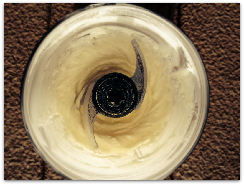 Lightweight, Non-Greasy Homemade Lotion Recipe: Perfect for Summer!