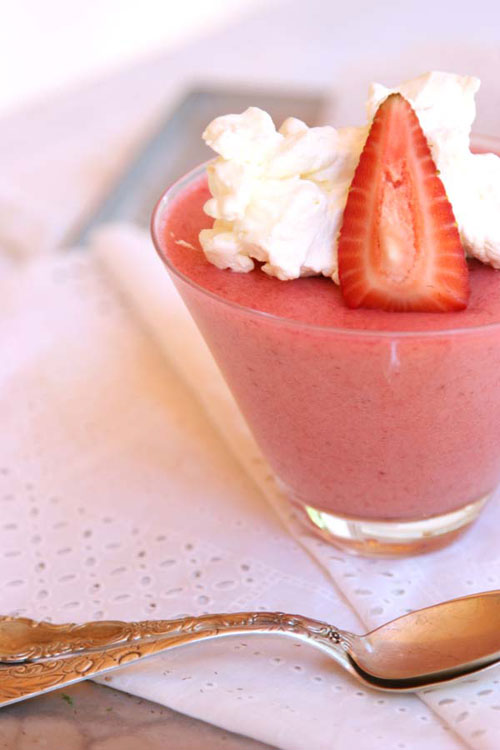 Strawberry Clouds Dessert // deliciousobsessions.com