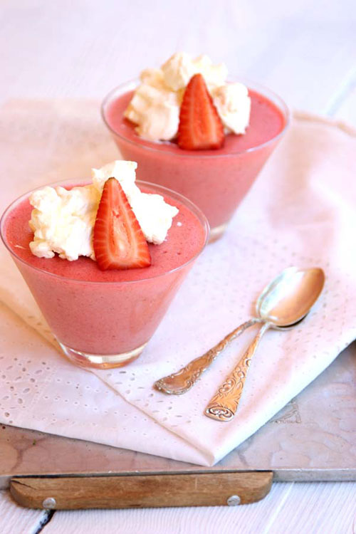 Strawberry Clouds Dessert // deliciousobsessions.com