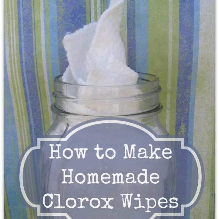 Greener Homemade Disinfecting Wipes Without the Harmful Chemicals! // DeliciousObsessions.com #homemade #greencleaning #cloroxwipes