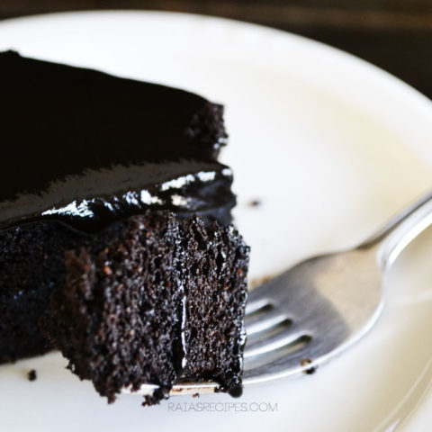 Spiced Dark Chocolate Cake :: Grain-Free, Dairy-Free, Paleo // deliciousobsessions.com