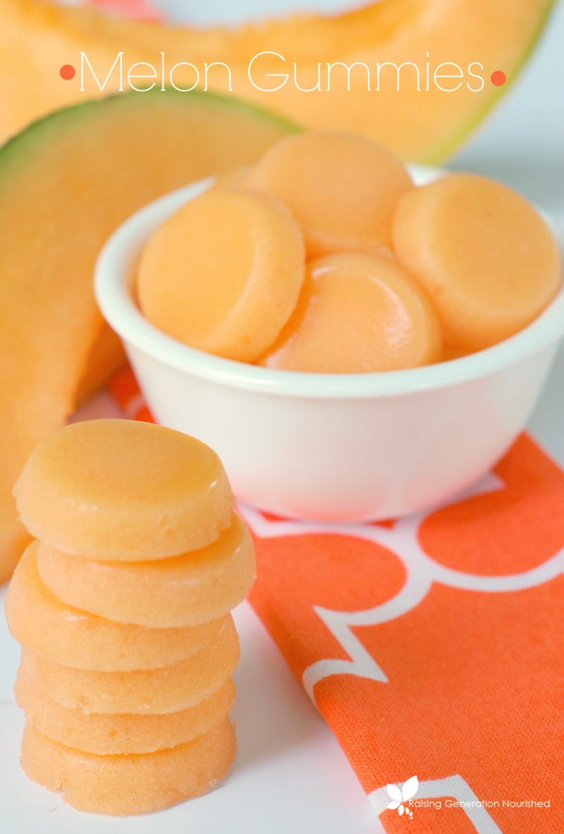 Learn how to make gut-healing Melon Gummies (a delicious way to eat more gelatin!) // deliciousobsessions.com
