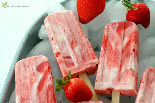 50 Healthy and Refreshing Popsicle Recipes // DeliciousObsessions.com