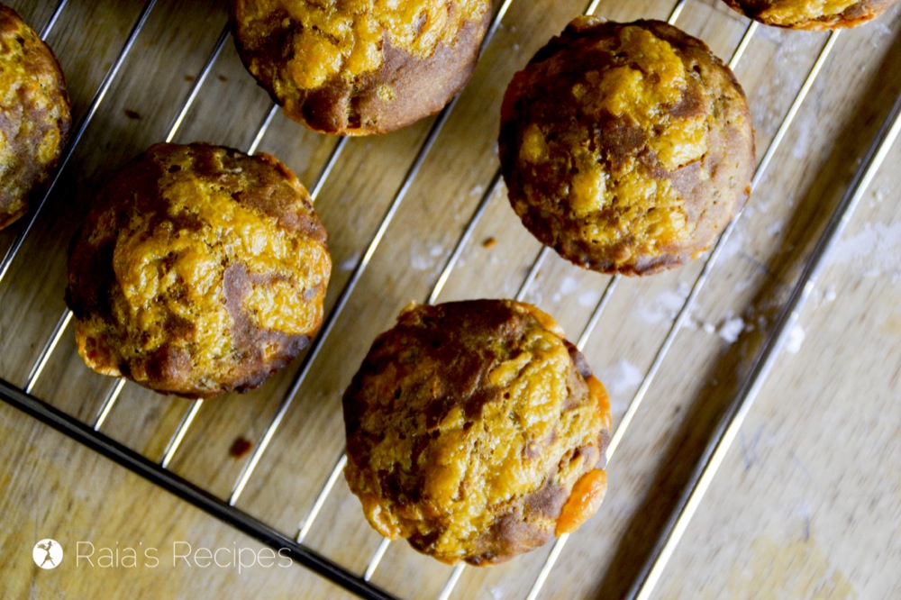 Garlic & Cheddar Buttermilk Muffins by RaiasRecipes.com