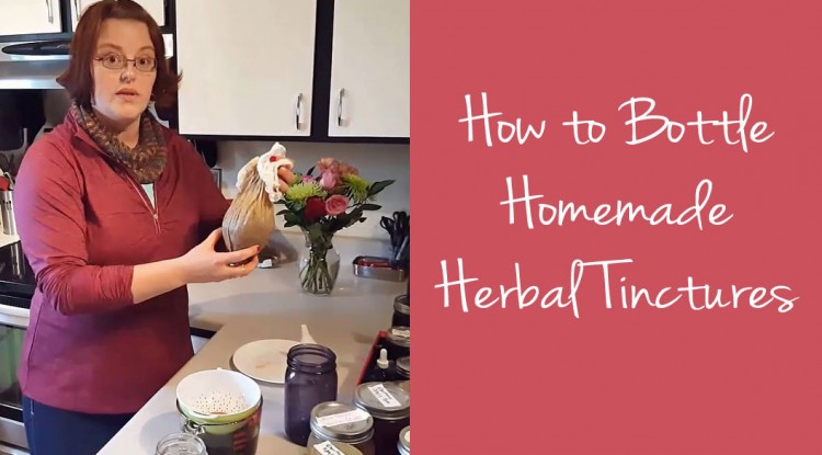 How to Bottle Homemade Herbal Tinctures // deliciousobsessions.com
