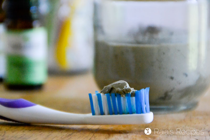 Looking for an affordable, non-toxic way to brush your teeth? Give this easy, DIY, Non-Toxic Toothpaste a try! DeliciousObsessions.com