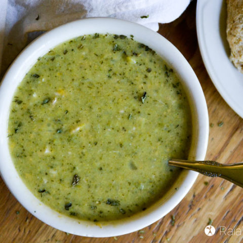 Cheesy Chicken & Broccoli Soup in the Instant Pot :: Gluten-Free & Grain-Free // deliciousobsessions.com