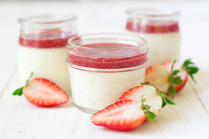10-Minute Strawberry Panna Cotta :: Gluten-Free, Grain-Free, Refined Sugar-Free, Dairy-Free Option