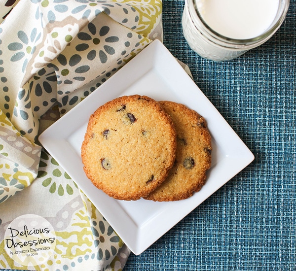 Chewy Gluten-Free Chocolate Chip Cookies :: Grain-Free, Refined Sugar Free, Dairy-Free Option // deliciousobsessions.com