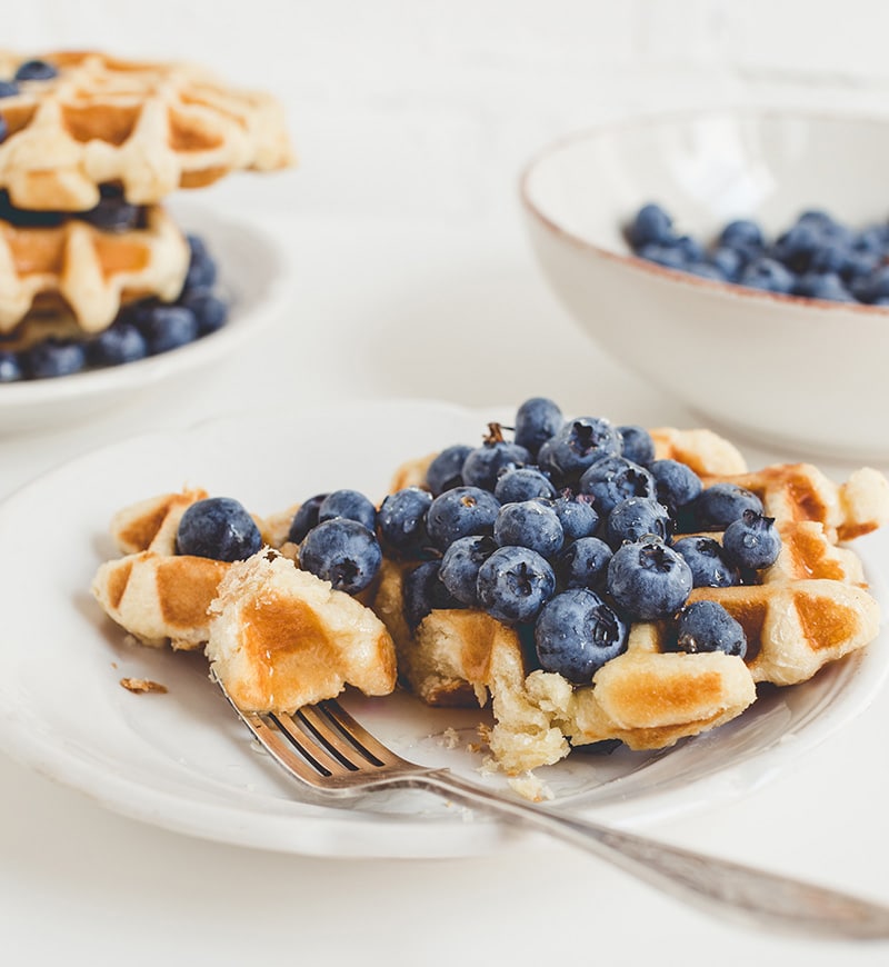High Protein Waffles :: Gluten-Free, Grain-Free, Dairy-Free, Refined Sugar-Free // deliciousobsessions.com