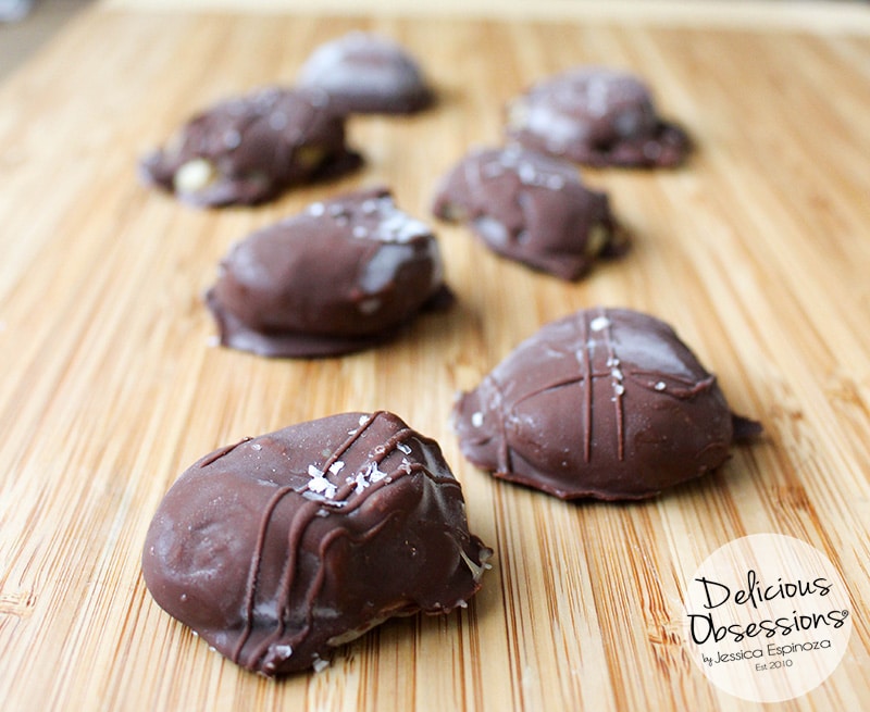 Sugar-Free Chocolate Covered Salted Caramels : Gluten-Free, Grain-Free, Dairy-Free Option // deliciousobsessions.com