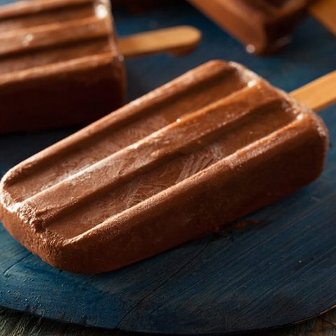 Chocolate Pudding Pops :: Gluten-Free, Grain-Free, Dairy-Free, Refined Sugar-Free // DeliciousObsessions.com
