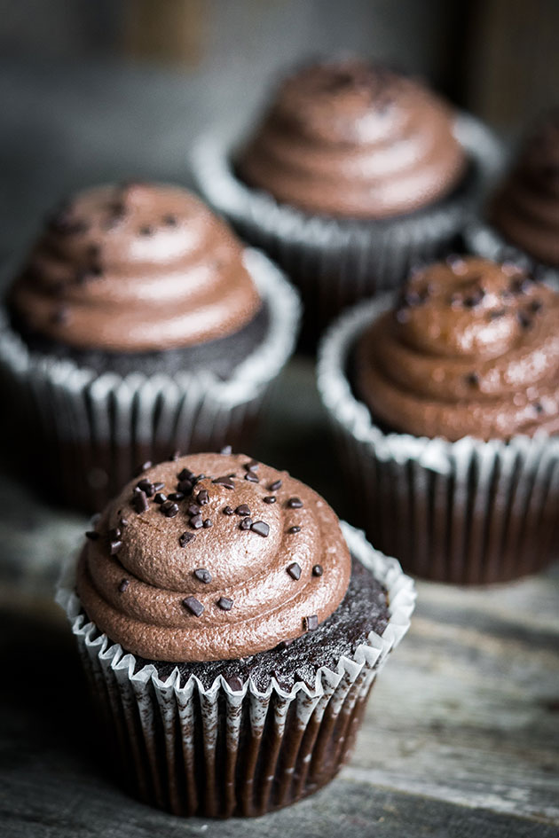 Easiest Chocolate Cupcakes :: Gluten-Free, Grain-Free, Dairy-Free, Refined Sugar Free // www.deliciousobsessions.com