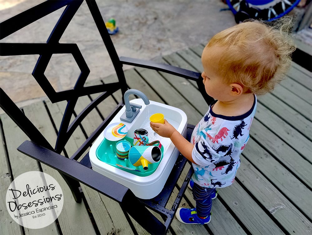 6 Reasons Why Sensory Play is Important for Infant and Toddler Development // deliciousobsessions.com